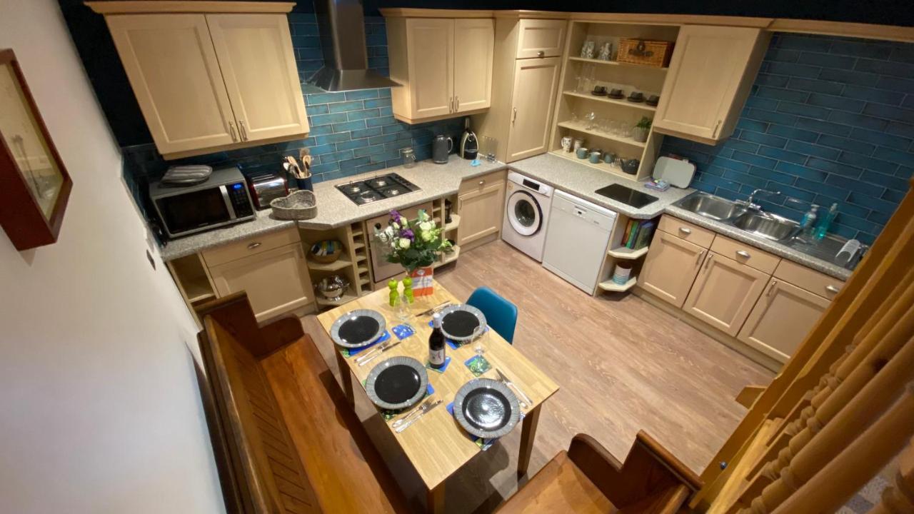 Spacious Luxury Flat In Swanage, Close To Beach With Parking Exterior photo